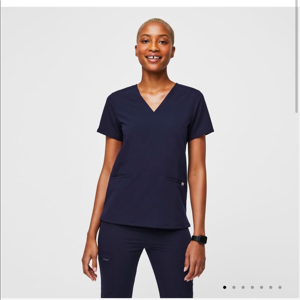 Figs navy scrub set